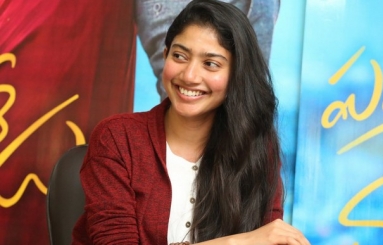 Sai-Pallavi-Interview-Pics-08