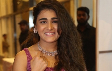 Shalini-Pandey-Latest-Photos-08