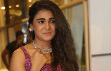 Shalini-Pandey-Latest-Photos-09