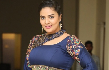 Sreemukhi-New-Photos-02