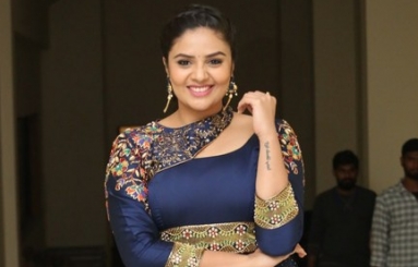 Sreemukhi-New-Photos-05