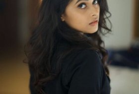 Sri-Divya-New-Photos-08