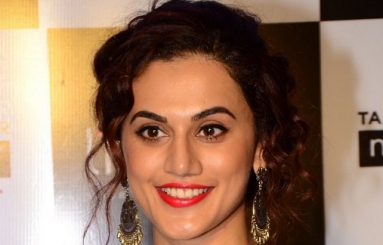 Taapsee-Pannu-latest-Photos-03