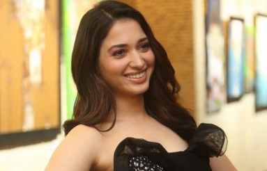 Tamanna-At-Naa-Nuvve-Audio-Launch-05