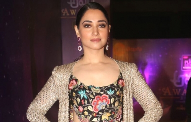 Tamannaah-at-Zee-Apsara-Awards-01