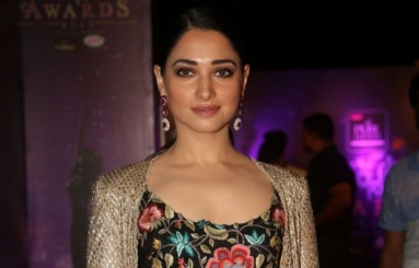 Tamannaah-at-Zee-Apsara-Awards-06