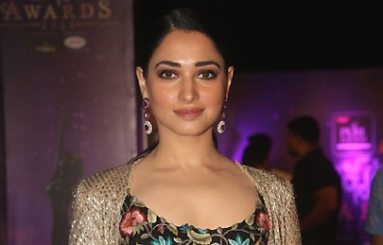 Tamannaah-at-Zee-Apsara-Awards-09