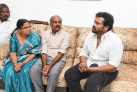 Manchu-Manoj-Meets-Disha-Family-02