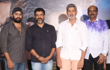 Aatagallu-Movie-Pre-Release-Event-10
