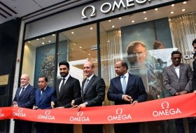 Abhishek-Bachchan-Inaugurates-OMEGA-Boutique-02