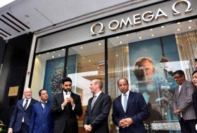 Abhishek-Bachchan-Inaugurates-OMEGA-Boutique-07