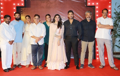 Allu-Aravind-Felicitation-To-Mahanati-Team-14