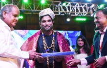 Allu-Arjun-Felicitated-At-IKYA-FIESTA-01