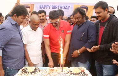 Bellamkonda-Sreenivas-Birthday-Celebration-Photos-01