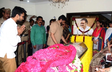 Celebrities-Pay-Homage-To-Nandamuri-Harikrishna-Photos-01