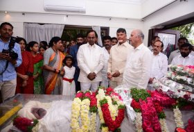 Celebrities-Pay-Homage-To-Nandamuri-Harikrishna-Photos-05