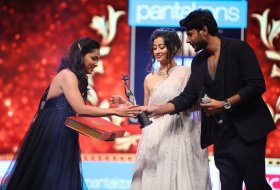 Celebs-at-SIIMA-Awards-2019-15