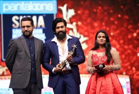 Celebs-at-SIIMA-Awards-2019-22