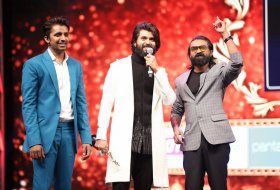 Celebs-at-SIIMA-Awards-2019-23