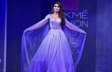 Celebs-at-Showstoppers-at-Lakme-Fashion-Week-13