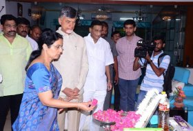 Chandrababu-Meet-Superstar-Krishna-Family-03