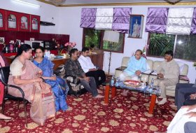 Chandrababu-Meet-Superstar-Krishna-Family-09