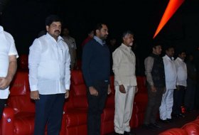 Chandrababu-Naidu-Watches-NTR-Kathanayakudu-04