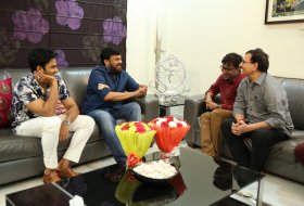 Chiranjeevi-Congratulates-Sammohanam-Team-05