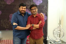 Chiranjeevi-Congratulates-Sammohanam-Team-09