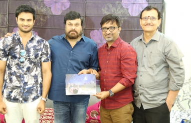 Chiranjeevi-Congratulates-Sammohanam-Team-10