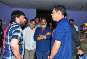 Chiranjeevi-Watches-Vijetha-Movie-04