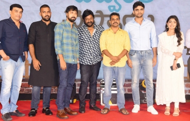 Evvarikee-Cheppoddu-Movie-Pre-Release-Event-10