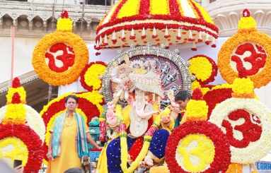 Ganesh-Immersion-At-Hyderabad-01