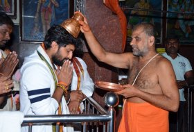 Gang-Leader-Team-at-Vijayawada-Durga-Temple-09