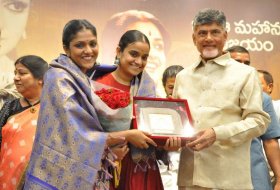 Mahanati-Movie-Team-Meet-Chandrababu-Naidu-03