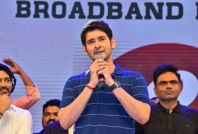 Maharshi-Movie-Vijayotsavam-Function-02