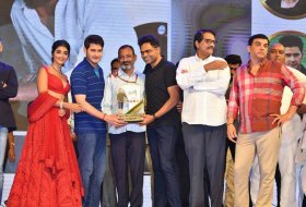 Maharshi-Movie-Vijayotsavam-Function-11