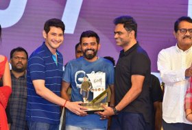 Maharshi-Movie-Vijayotsavam-Function-14