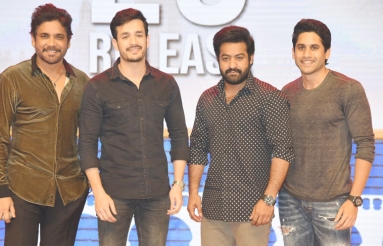 Mr-Majnu-Movie-Pre-Release-Event-10