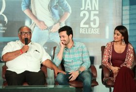 Mr-Majnu-Movie-Pre-Release-Press-Meet-04