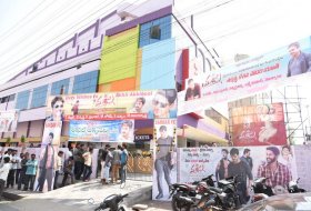 Mr-Majnu-Team-At-Sailaja-Theatre-Vijayawada-04