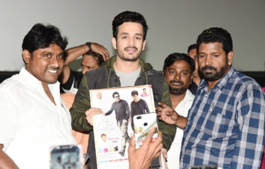 Mr-Majnu-Team-At-Sailaja-Theatre-Vijayawada-10