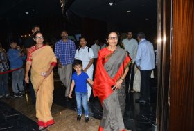 NTR-Kathanayakudu-Movie-Special-Screening-09