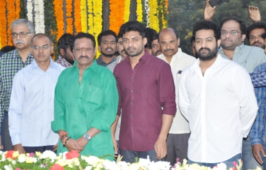 Nandamuri-Family-at-NTR-Ghat-01