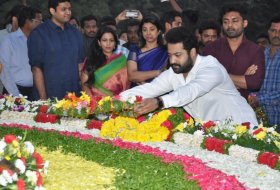 Nandamuri-Family-at-NTR-Ghat-06