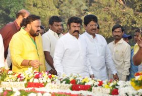 Nandamuri-Family-at-NTR-Ghat-09