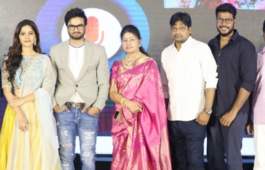 Nannu-Dochukunduvate-Pre-Release-Event-10