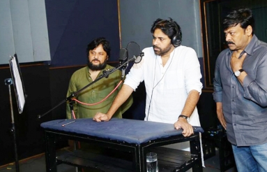 Pawan-Kalyan-Gave-Voice-Over-to-Sye-Raa-Teaser-01