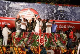 Pawan-Kalyan-Janasena-Kavathu-at-Dowleswaram-07