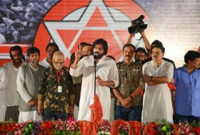 Pawan-Kalyan-Janasena-Kavathu-at-Dowleswaram-10